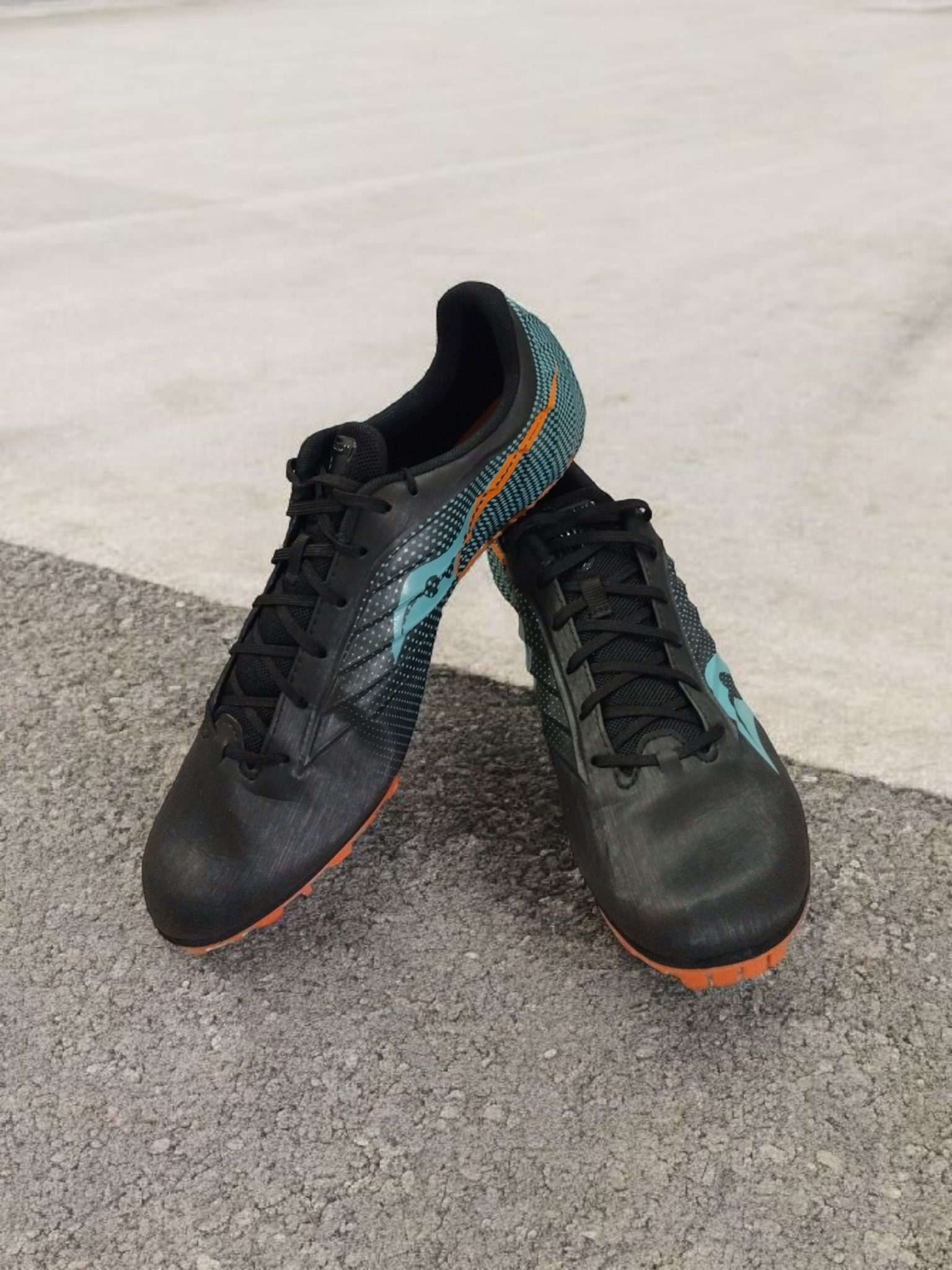 Saucony Spitfire 5 Men’s Track Spikes 9.5 (US)– Black/Cool Mint/Orange